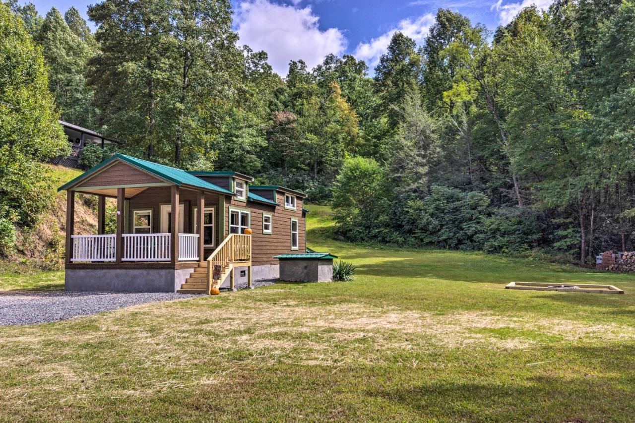 Quaint Mtn Cabin Tiny Living Near Big Adventure Brevard Εξωτερικό φωτογραφία