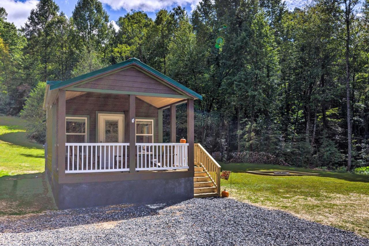 Quaint Mtn Cabin Tiny Living Near Big Adventure Brevard Εξωτερικό φωτογραφία