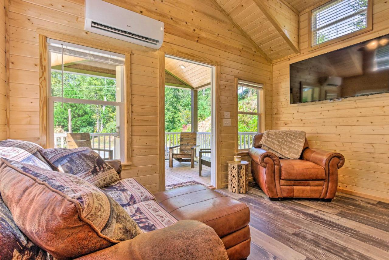 Quaint Mtn Cabin Tiny Living Near Big Adventure Brevard Εξωτερικό φωτογραφία