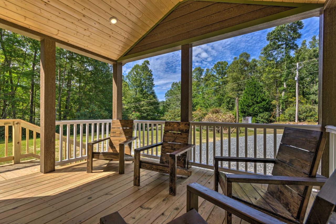 Quaint Mtn Cabin Tiny Living Near Big Adventure Brevard Εξωτερικό φωτογραφία
