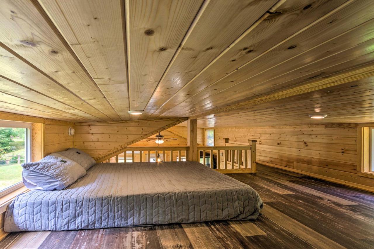 Quaint Mtn Cabin Tiny Living Near Big Adventure Brevard Εξωτερικό φωτογραφία